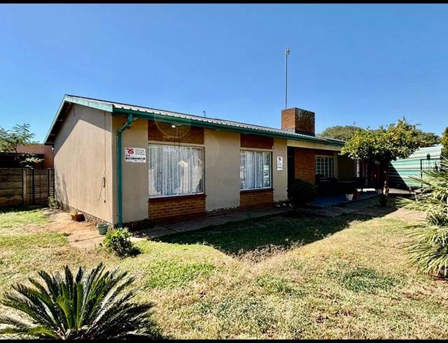 3 BEDROOM HOUSE FOR SALE IN VANDERBIJLPARK CE 3